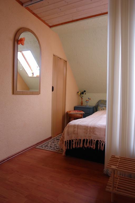 Ferienwohnung Bimmelbahn-Blick Neudorf  Habitación foto